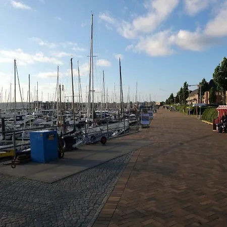 Hausboot Paulada-mare Bådhotel *
